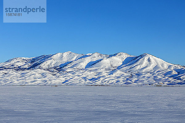 Verschneite Berge