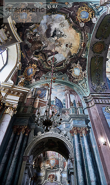 Europa  Polen  Provinz Lublin  Stadt Lublin  Die Kathedrale St. Johannes der Täufer wurde zwischen 1592 und 1617 als Kirche der Jesuiten erbaut. Sie war eine der ersten Barockkirchen in Polen. Seit dem frühen 19. Jahrhundert ist sie die Kathedrale der Diözese und seit 1992 die Kathedralkirche der Erzdiözese Lublin.
