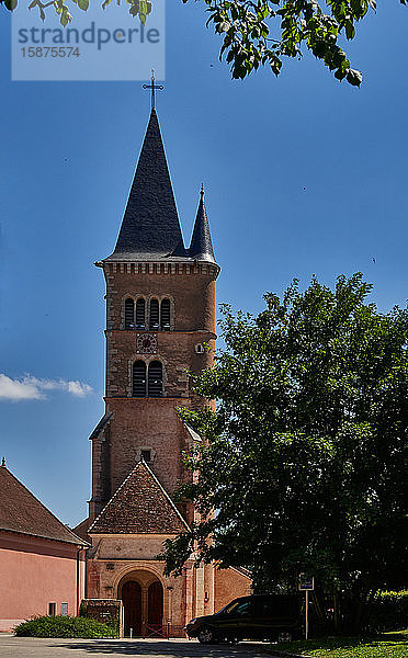 Frankreich   Bourgogne-Franche-ComtÃ©  Departement  das Dorf Cuisery  die Kirche von Notre-Dame