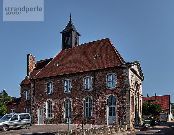 Frankreich   Stadt Seurre  Departement Bourgogne-Franche-ComtÃ©  Ursulinenkloster aus dem 17. Jahrhundert  das dem Unterricht gewidmet war. Die Schule wurde 1960 geschlossen.