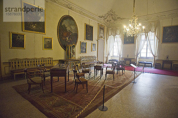 Italien  Piemont  Turin  Herzogliches Schloss von AgliÃ¨. Es gehÃ¶rt zu den Savoyer Residenzen  die zum UNESCO-Weltkulturerbe gehÃ¶ren. Konversationsraum