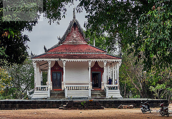 Kambodscha  Provinz Siem Reap. Traditionelles Bauerndorf KAMPONG TRALACH  Der Tempel Wat Kampong Tralach Leu (Pothi Rokha Ram Pagode)  gegründet im 17.