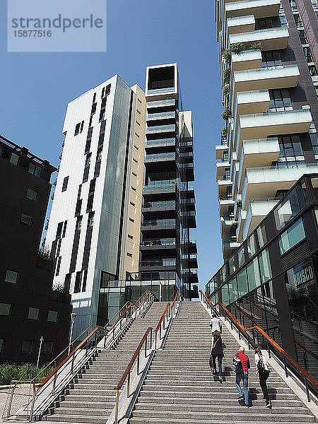 Italien  Lombardei  Mailand  moderne Architektur  Stadtviertel Porta Nuova  Solea und Solarienturm