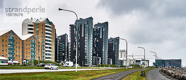 Europa  Island  Reykjavik  Skulagata Straße  im modernen Cartier der Wolkenkratzer