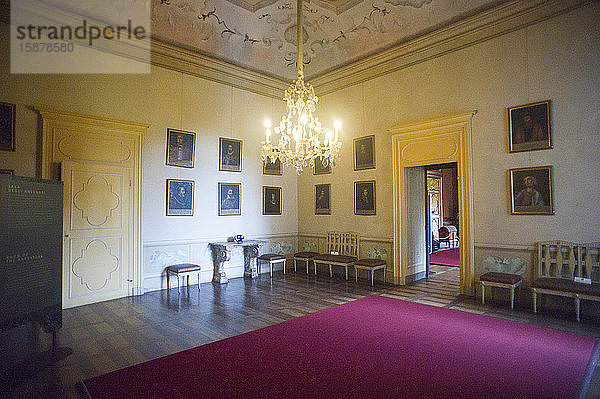 Italien  Piemont  Turin  Herzogliches Schloss von AgliÃ¨. Es ist Teil der Savoyer Residenzen  die zum UNESCO-Weltkulturerbe gehören. Ahnenzimmer