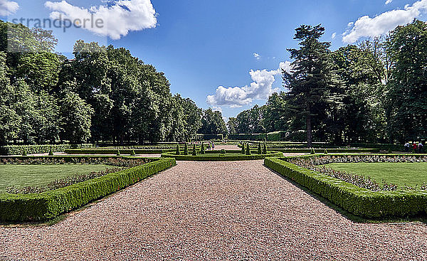 Polen  Provinz Lublin  Dorf Kozlowka  Park des Zamoyski-Palastes  18.