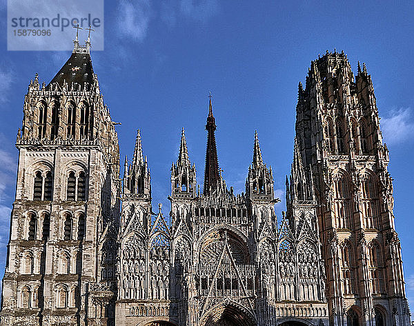 Die Kathedrale von Rouen â€ bekannt als Notre-Dame de l'Assomption de Rouen â€ ist eine römisch-katholische Kirche. Die prächtige gotische Kathedrale von Rouen hat den höchsten Kirchturm Frankreichs und ist reich an Kunst  Geschichte und architektonischen Details