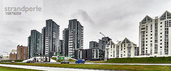 Europa  Island  Reykjavik  Skulagata Straße  im modernen Cartier der Wolkenkratzer