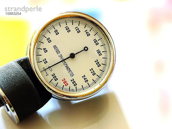 Das Tensiometer ist ein Gerät zur Messung des Blutdrucks.