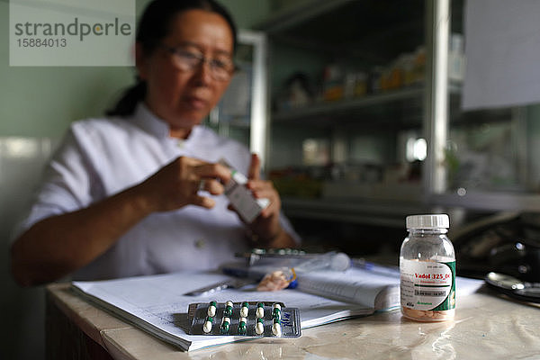 Kostenlose Gesundheitsklinik der Franziskaner-Missionare von Maria. Medizinische Beratung. Dalat. Vietnam.