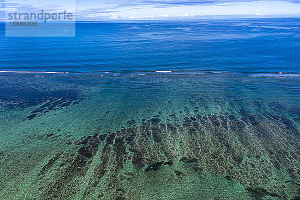 Mauritius  Black River  Flic-en-Flac  Luftaufnahme des Riffs im Indischen Ozean im Sommer