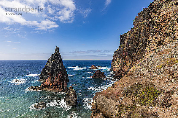 Portugal  Madeira  Küstenfelsen und Klippen von Ponta de Sao Lourenco