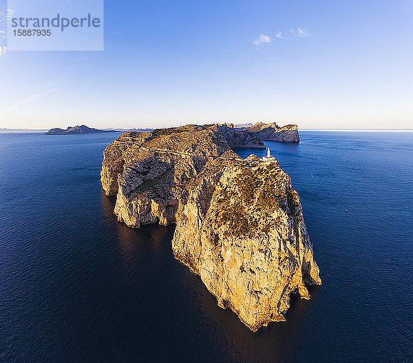 Spanien  Mallorca  Luftaufnahme der Halbinsel Cap de Formentor im Morgengrauen