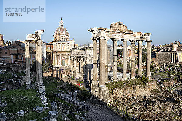 Italien  Rom  Römisches Forum und Tempel des Vespasian und Titus