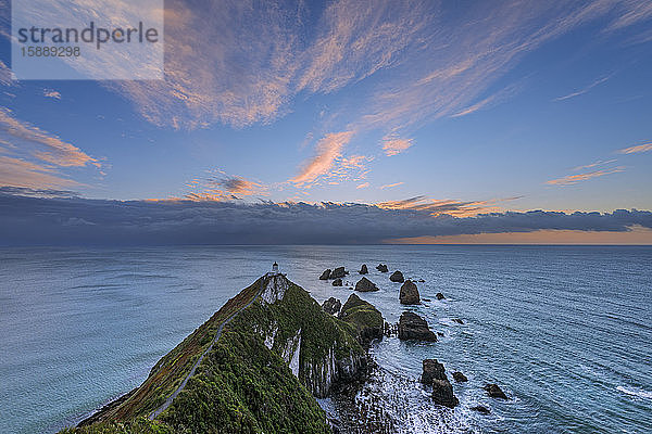 Neuseeland  Otago  Lange Exposition von Nugget Point im launischen Morgengrauen