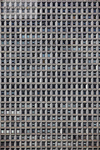 USA  New York  New York City  Fenster eines Bürohochhauses