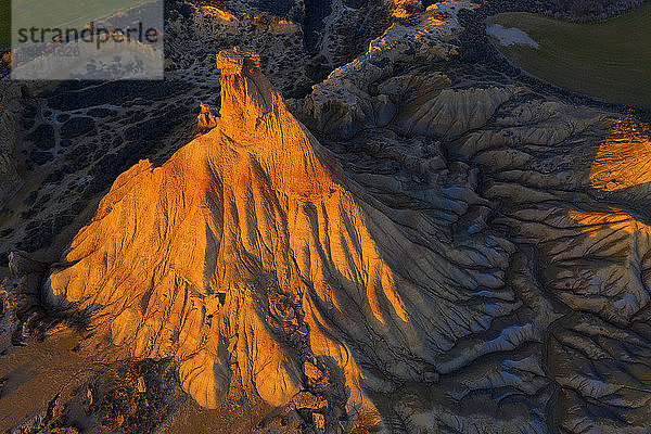 Spanien  Navarra  Luftaufnahme der Castildetierra-Felsspitze in der Abenddämmerung