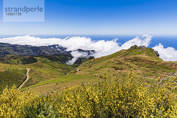 Portugal  Madeira  Landschaftliche Sehenswürdigkeit aus der Sicht von Lombo do Mauro