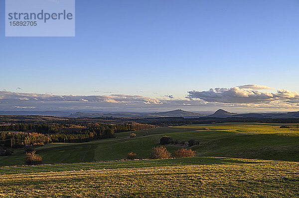 Deutschland  Baden-Württemberg  Emmingen-Liptingen  Abendstimmung auf dem Berg Witthoh