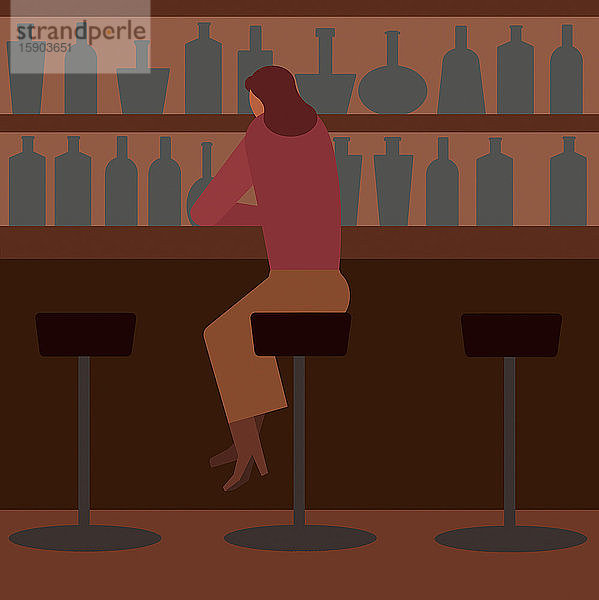 Frau trinkt allein in einer Bar