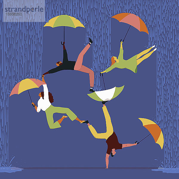Menschen und Regenschirme bilden eine menschliche Pyramide im Regen