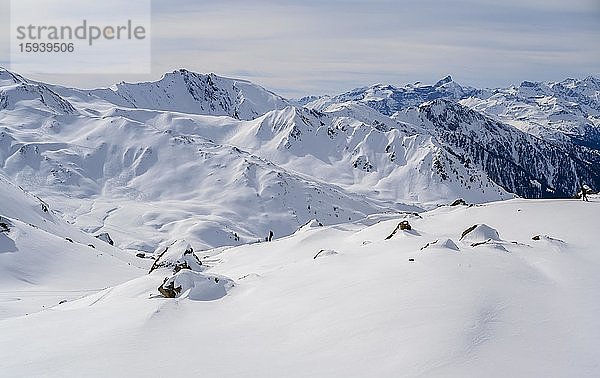 Schneebedeckte Berge  Wattentaler Lizum  Tuxer Alpen  Tirol  Österreich  Europa