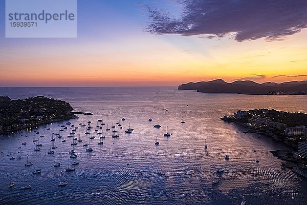 Luftaufnahme über Costa de la Calma und Santa Ponca  Costa de la Calma  Region Caliva  Mallorca  Balearen  Spanien  Europa