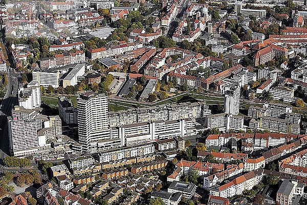 Ihme-Zentrum  Gebäudekomplex mit Wohnungen  Büros und Einkaufszentrum  Linden-Hannover  Hannover  Niedersachsen  Deutschland  Europa