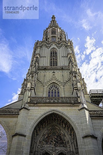 Kirchturm des Berner Münster  Innere Stadt  Bern  Kanton Bern  Schweiz  Europa