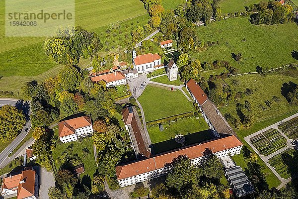 Luftaufnahme  Kloster Wessobrunn  Pfaffenwinkel  Oberbayern  Bayern  Deutschland  Europa