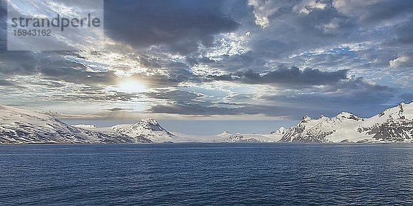 Bucht King Haakon Bay  schneebedeckte Berge und Gletscher  Südgeorgien  Südgeorgien und die Sandwich-Inseln  Antarktis  Antarktika