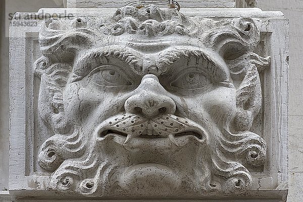 Relief einer Chimäre  Venedig  Venetien  Italien  Europa