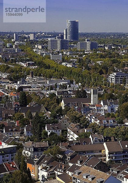 Blick von der Godesburg Richtung Innenstadt  Stadtansicht mit dem Posttower  Bonn  Nordrhein-Westfalen  Deutschland  Europa