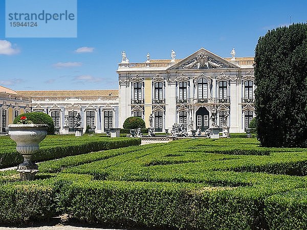 Palacio Nacional de Queluz  Queluz  Nationalpalast mit den Gärten Jardins de Queluz  Lissabon  Portugal  Europa