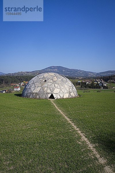 Klangdom  Skulptur  geodätische Kuppel  Hart bei Pischelsdorf  Steiermark  Österreich  Europa