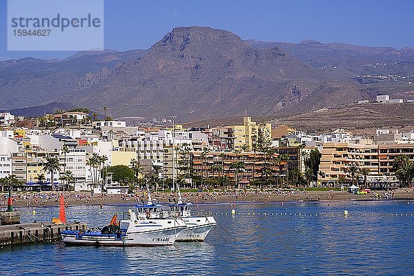 Hafen und Playa de los Cristianos  Los Cristianos  Teneriffa  Kanaren  Spanien  Europa