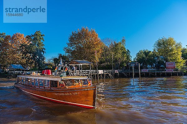 Ausflugsboot im La Plata Delta  Tigre  Department Buenos Aires  Argentinaien