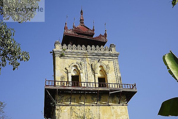 Nanmyin Wachturm  Inwa  ehemals Ava  Mandalay-Division  Myanmar  Asien