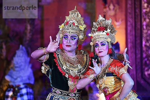 Legong Tanz im Ubud Palast  Ubud  Bali  Indonesien  Asien