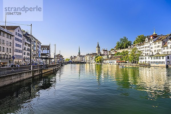 Blick auf das Quartier Lindenhof mit Schipfe und Fluss Limmat  Züricher Altstadt  Zürich  Kanton Zürich  Schweiz  Europa