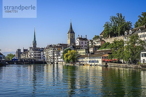 Blick auf das Quartier Lindenhof mit Schipfe und Fluss Limmat  Züricher Altstadt  Zürich  Kanton Zürich  Schweiz  Europa