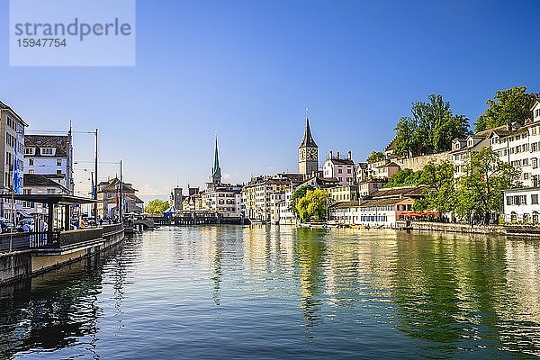 Blick auf das Quartier Lindenhof mit Schipfe und Fluss Limmat  Züricher Altstadt  Zürich  Kanton Zürich  Schweiz  Europa