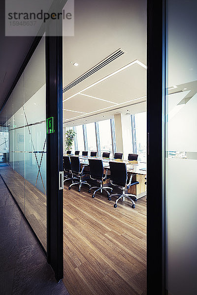 Moderner Konferenzraum im Büro