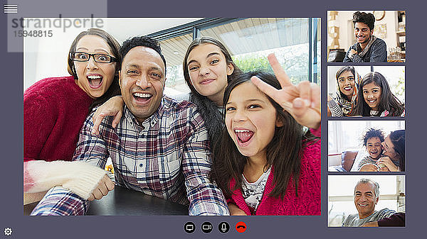 Glückliche Familie und Freunde Videokonferenzen während der COVID-19-Quarantäne