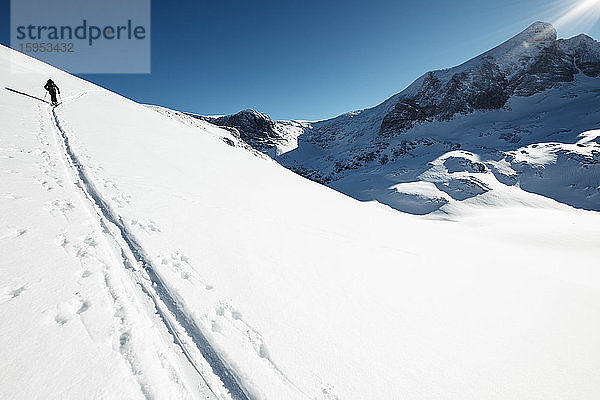 Österreich  Oberösterreich  Skifahren als Einzelperson am Dachstein-Gletscher