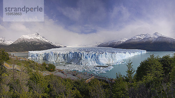 Gletscher Perito Moreno  El Calafate  Nationalpark Los Glaciares  Patagonien  Argentinien