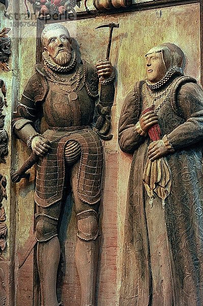 Hexenrichter Johann Koch im Reliefbild  romanische Marienkirche  Gelnhausen  Main-Kinzig-Kreis  Hessen  Deutschland  Europa