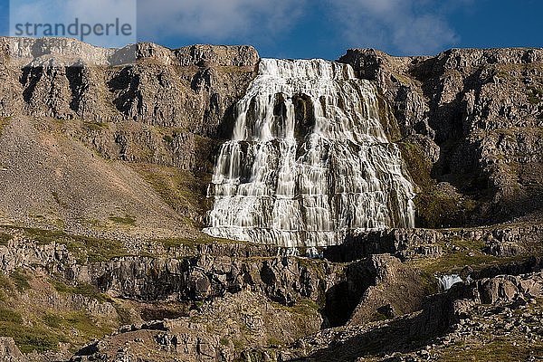 Dynjandifoss oder Fjallfoss  größter Wasserfall der Westfjorde  Nordwestisland  Island  Europa