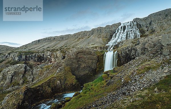 Dynjandifoss oder Fjallfoss  größter Wasserfall der Westfjorde  Nordwestisland  Island  Europa