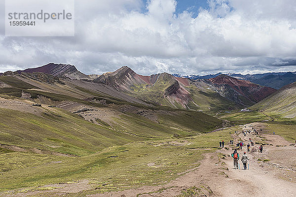 Vinicunca-Berg  auch bekannt als Berg der sieben Farben oder Regenbogenberg in den peruanischen Anden.